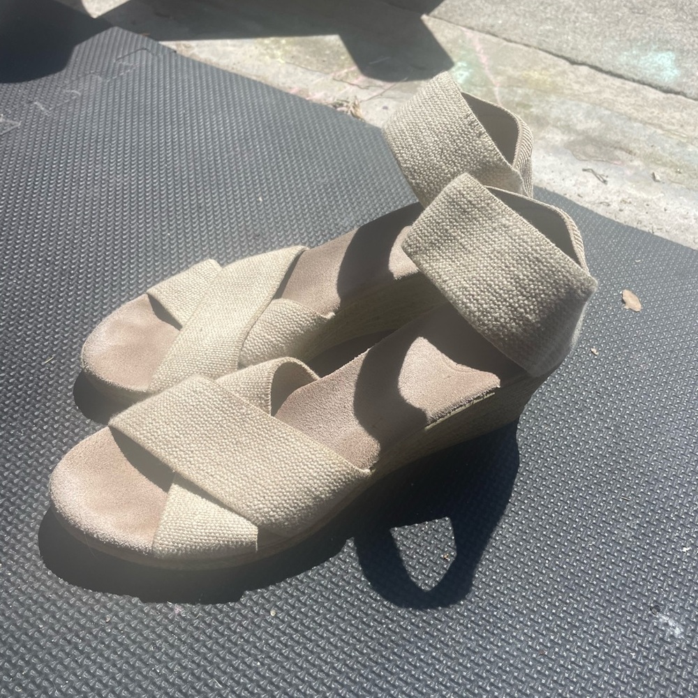 CHARLESTON SHOE CO. Linen Wedges Sandals